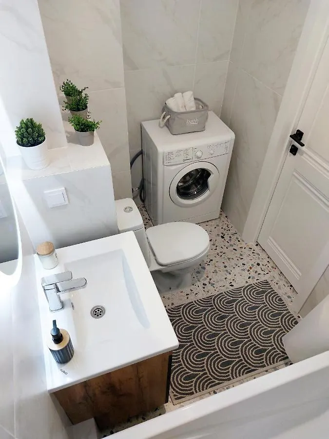 Apartment Просторная 1-Комнатная Квартира В Центре Столицы