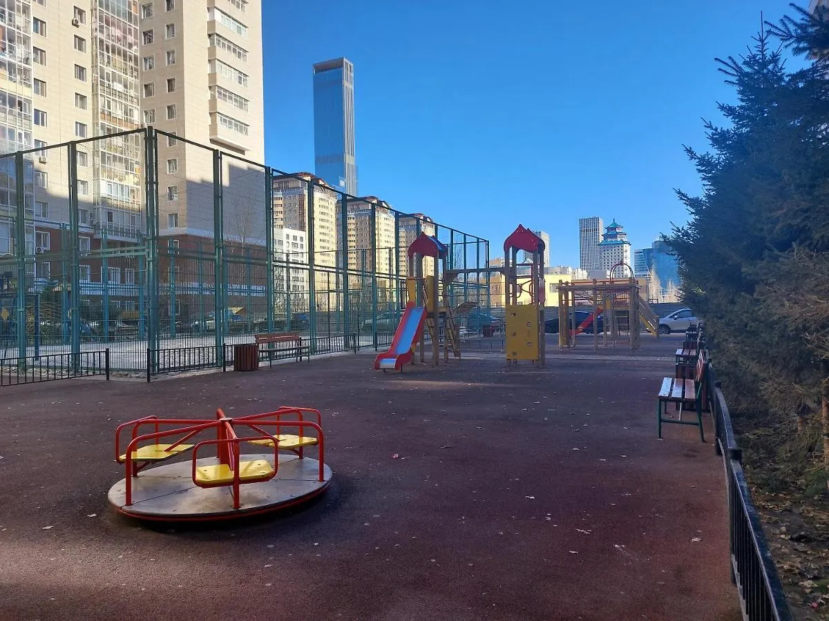 Просторная 1-Комнатная Квартира В Центре Столицы Kazachstan